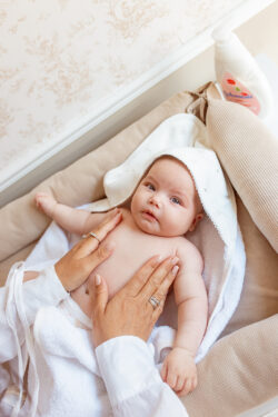 ⁦MIBEBE SIGNATURE - BABY TOWEL⁩ – תמונה ⁦5⁩