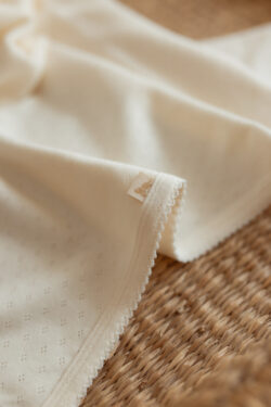 ⁦CLOUDS BABY COTTON BLANKET - IVORY⁩ – תמונה ⁦3⁩