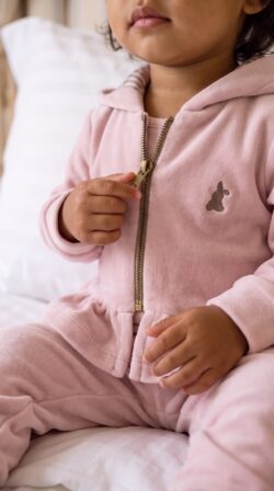 ⁦PINK CHATEAU TRACKSUIT⁩ – תמונה ⁦4⁩